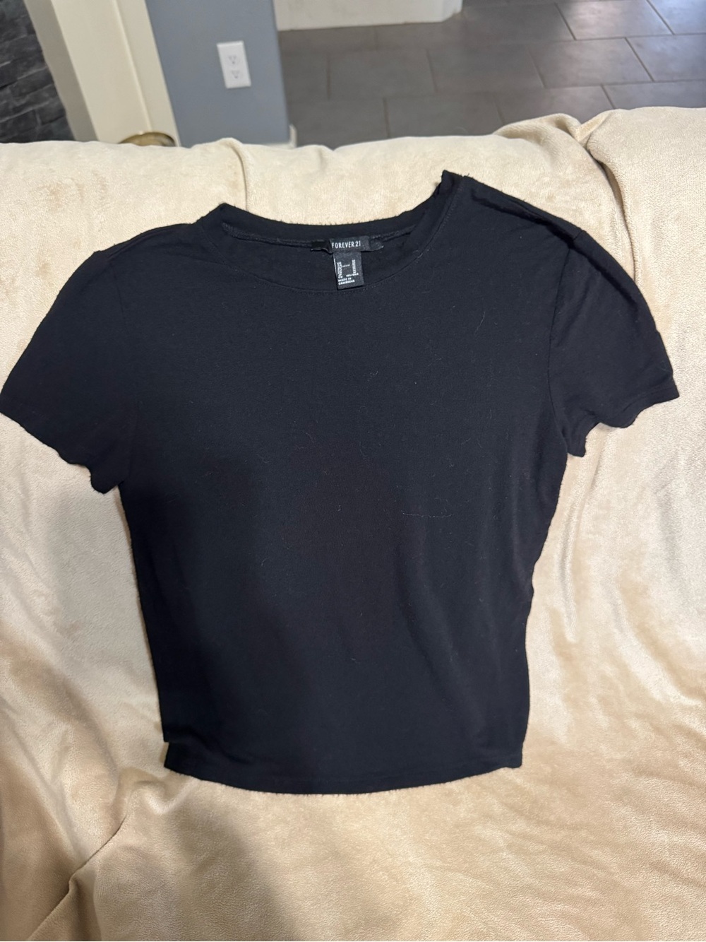 Forever 21 Black Crop Crew Neck Short Sleeve Top